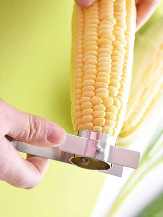corn kerneler for easy peeling - 16041046 -  Standard Image - 1