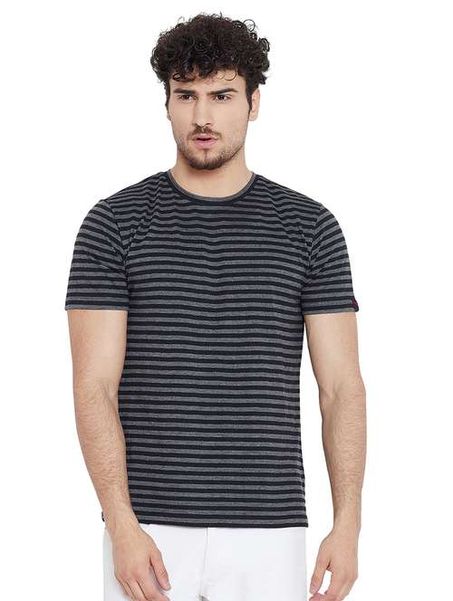 black striped t-shirt - 16218805 -  Standard Image - 0