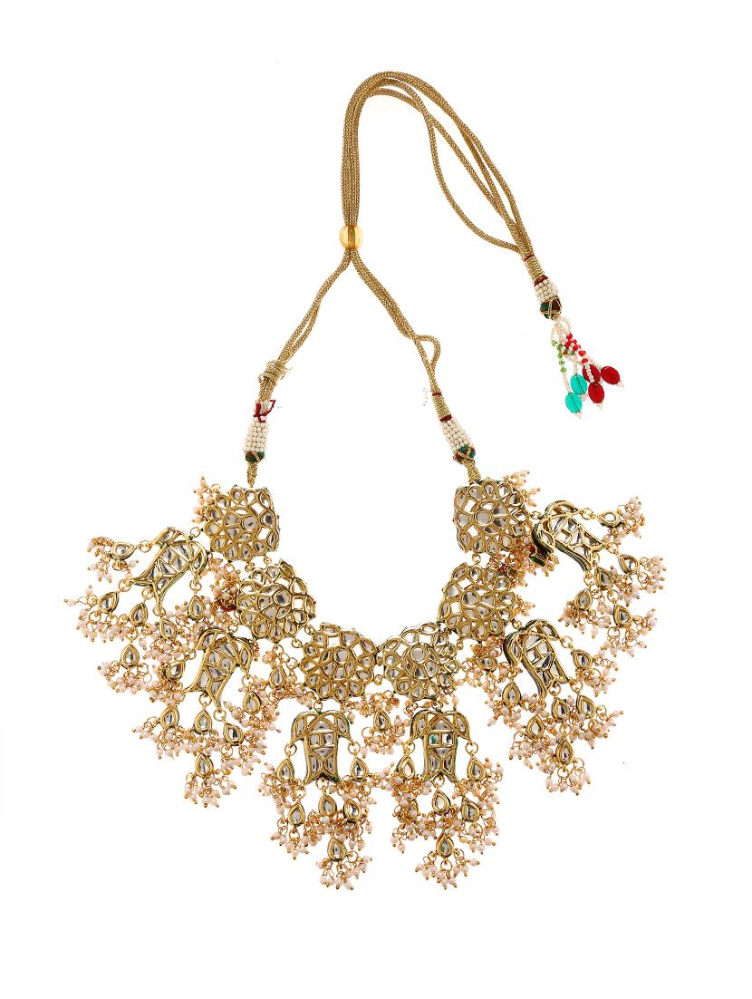 gold metal set - 16239286 - Standard Image - 1