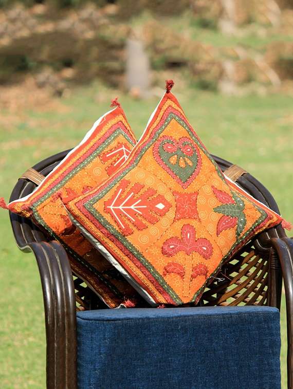 unravel india block print cotton cushion cover (set of 5)
