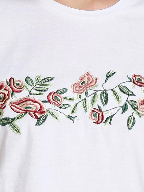 embroidered detail crop tee - 16322044 - Standard Image - 4