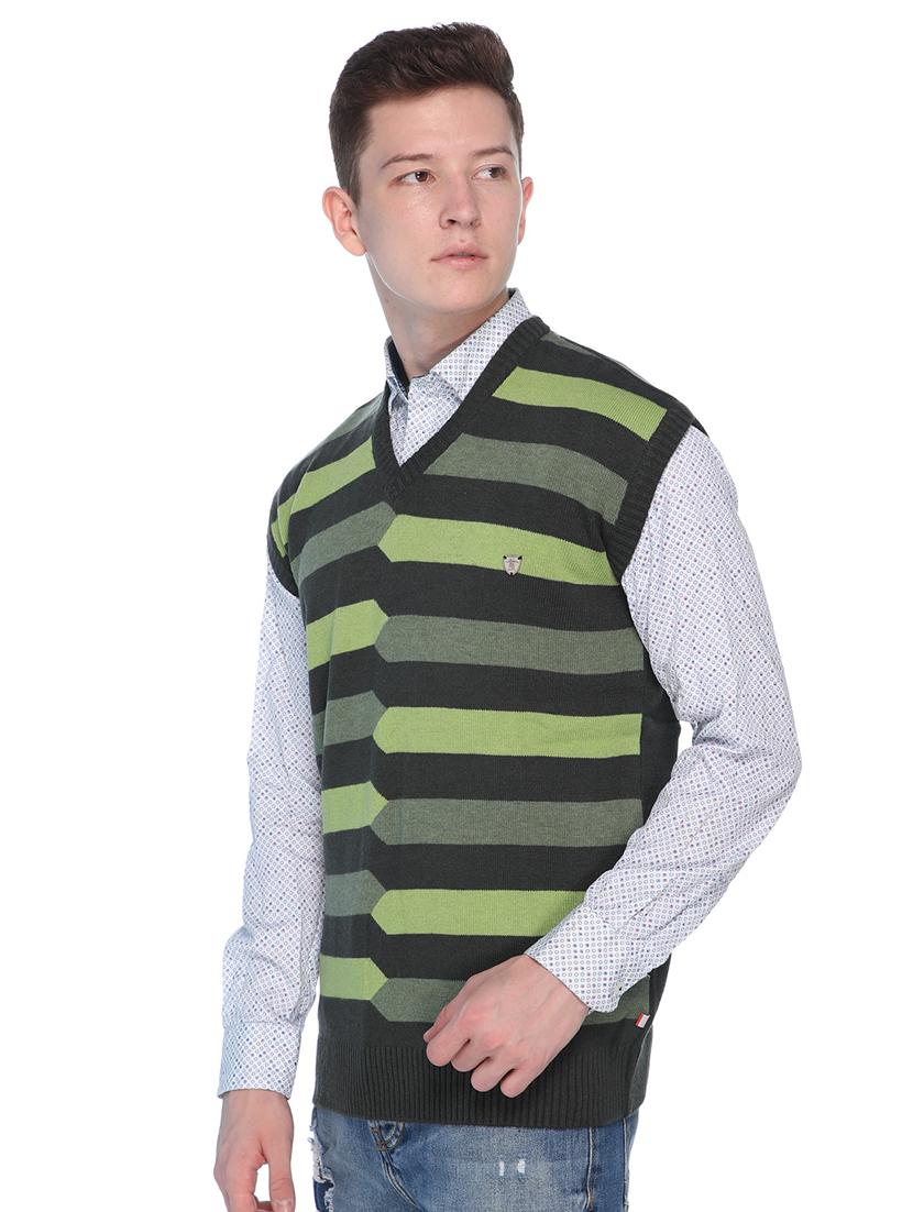 green striped pullover - 16339386 -  Standard Image - 1