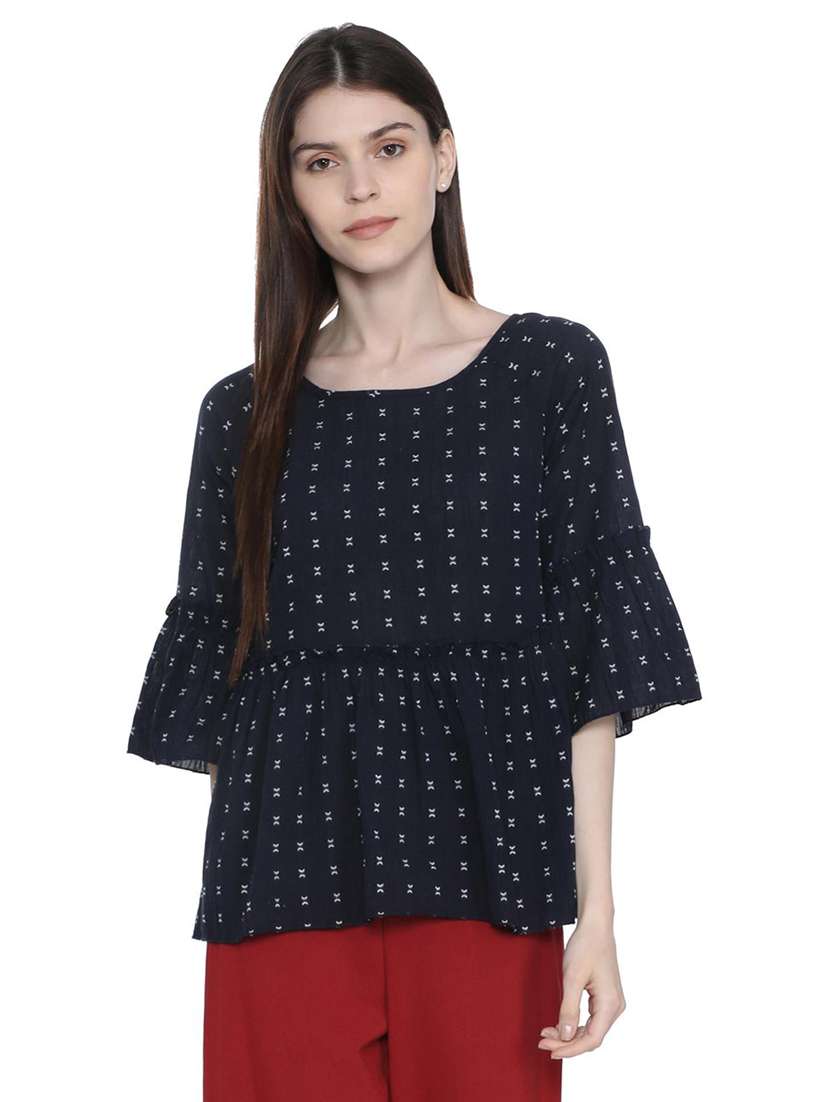 criss cross back bell sleeved topn 