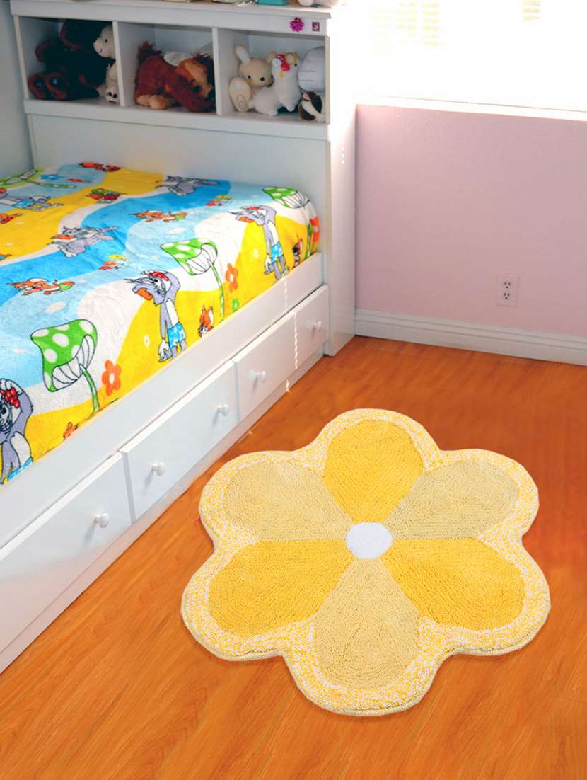 saral home yellow flower shape soft microfiber kids mat, 60x60 cm
