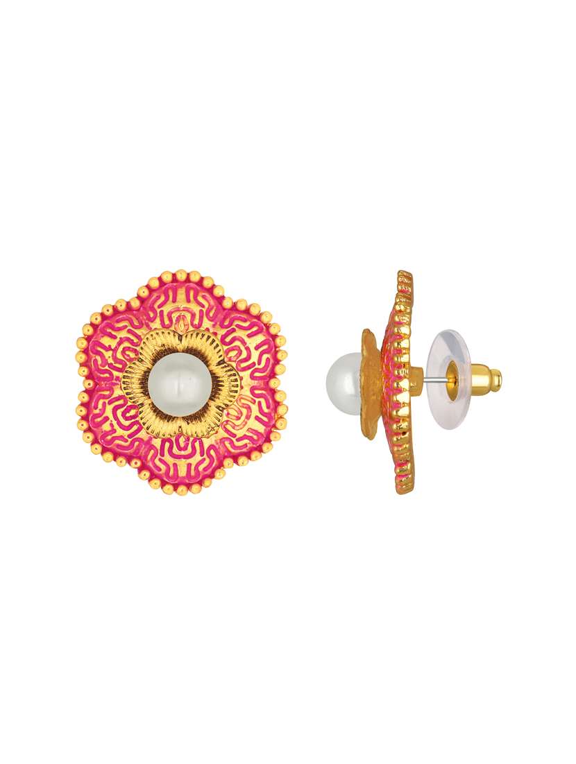 gold metal studs earring - 16506643 -  Standard Image - 1