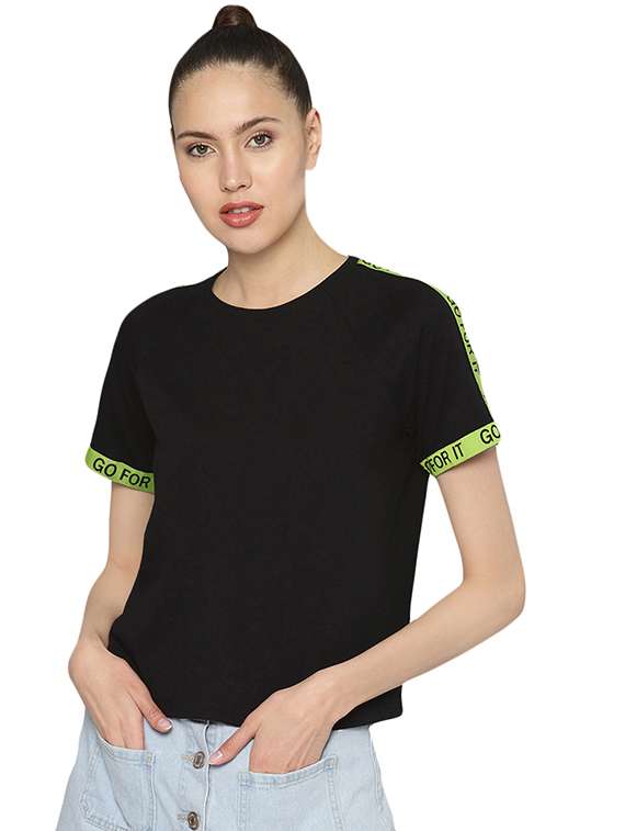 crew neck quirky tape tee