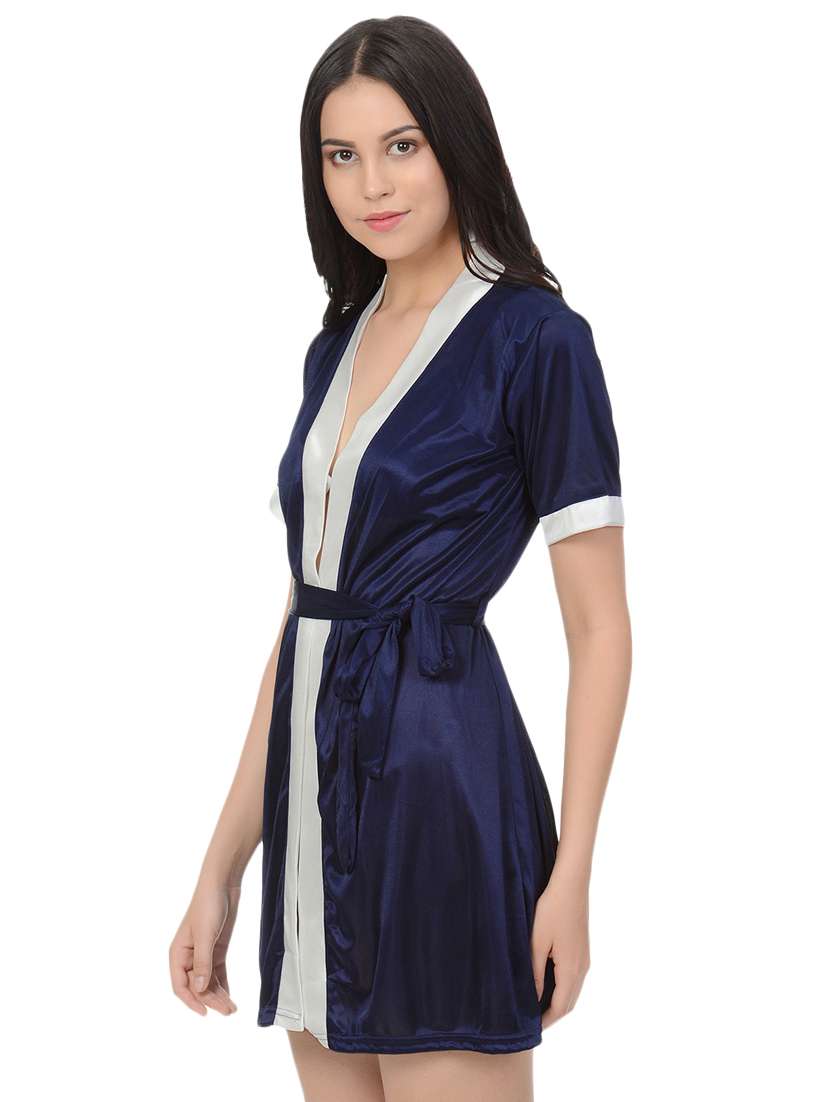contrast detail robe  - 16552270 -  Standard Image - 1