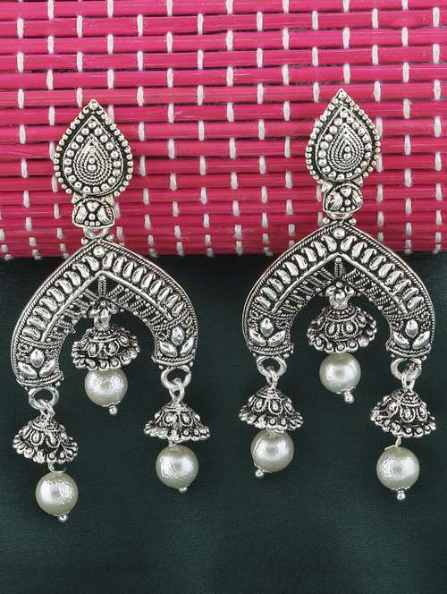 silver metal drop earring - 16596797 -  Standard Image - 0