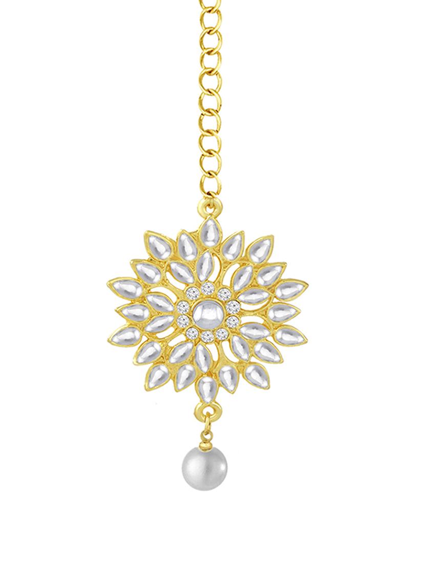 gold metal maang teekas & passa - 16635937 - Standard Image - 1