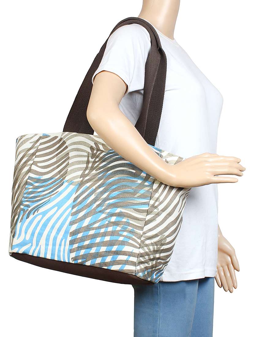 white canvas printed shopping bag - 16644307 -  Standard Image - 4