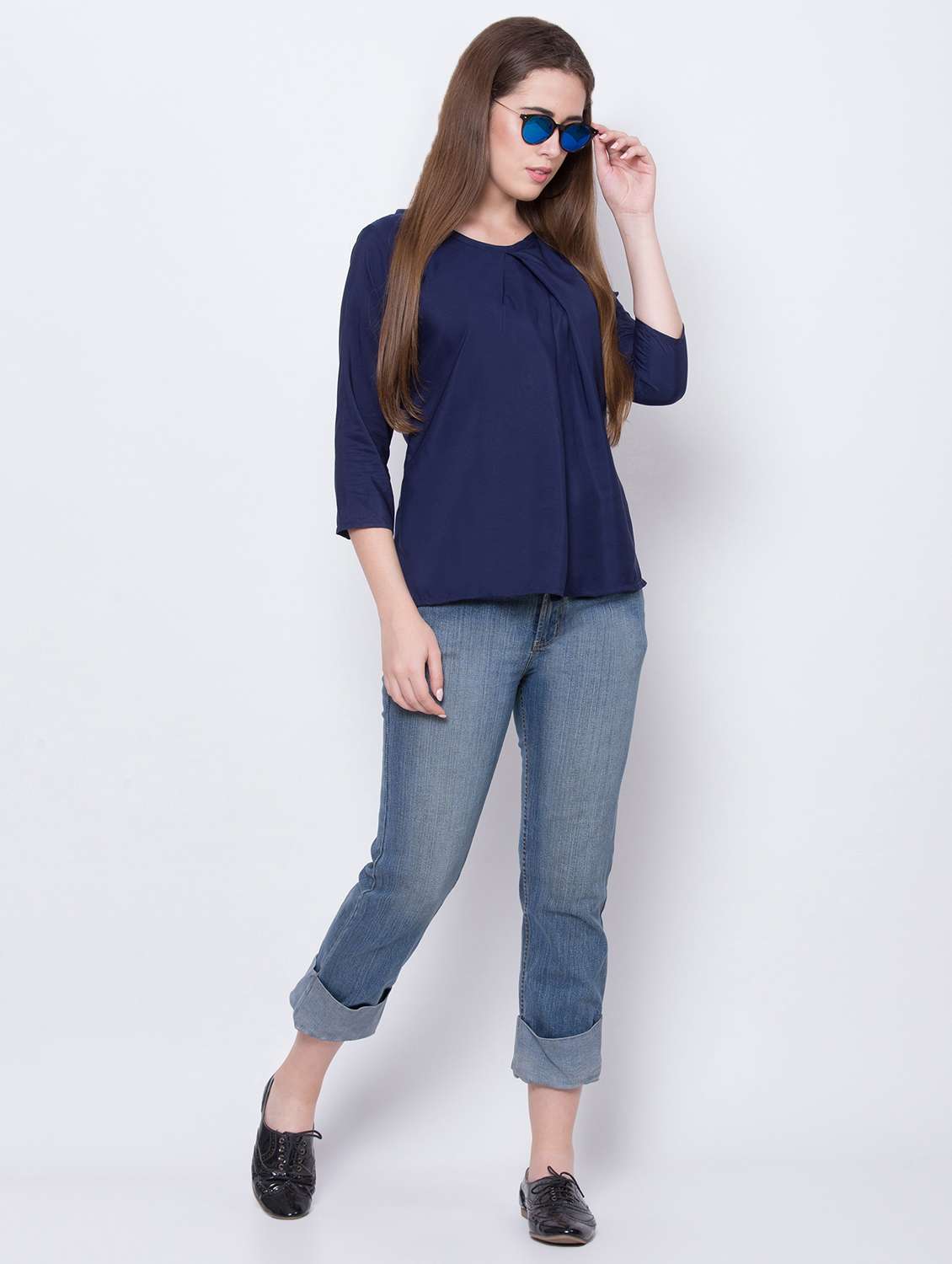 women's straight round neck top