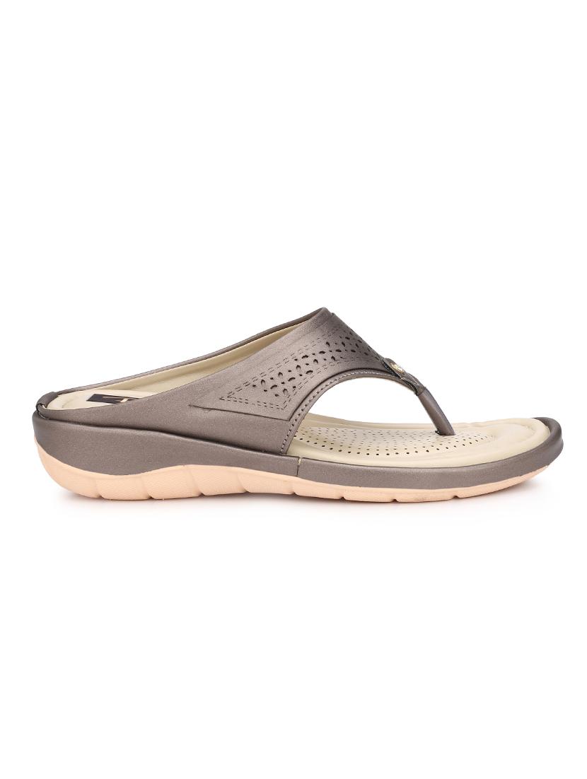 metallic toe separator sandals - 16668438 - Standard Image - 1