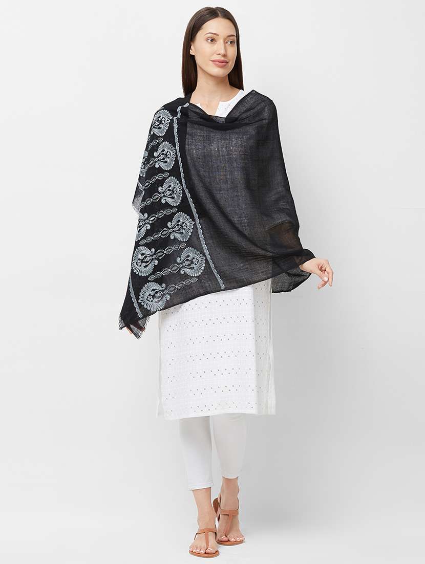 women's embroidered shawl - 16744194 - Standard Image - 4