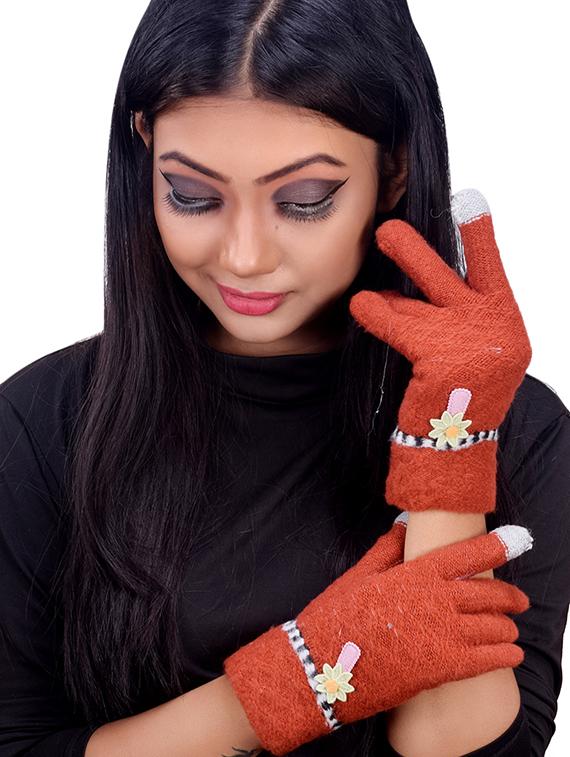 orange wool glove - 16751373 -  Standard Image - 1