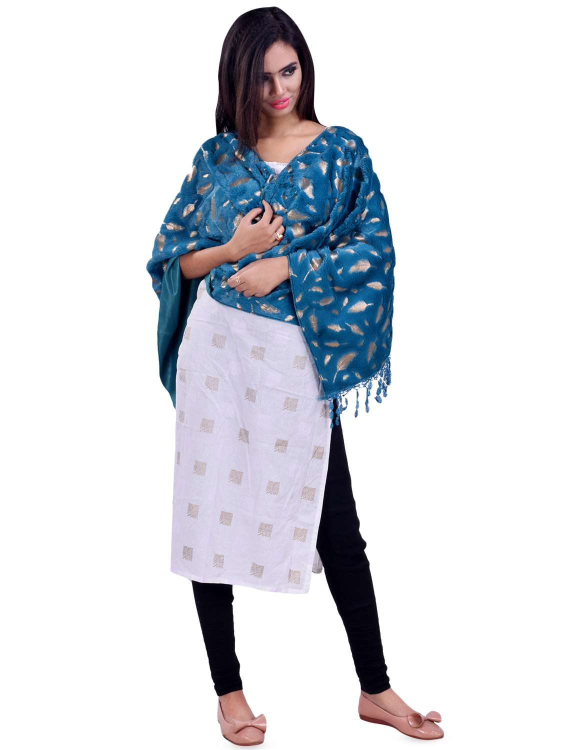 light blue fur shawl - 16785035 -  Standard Image - 1