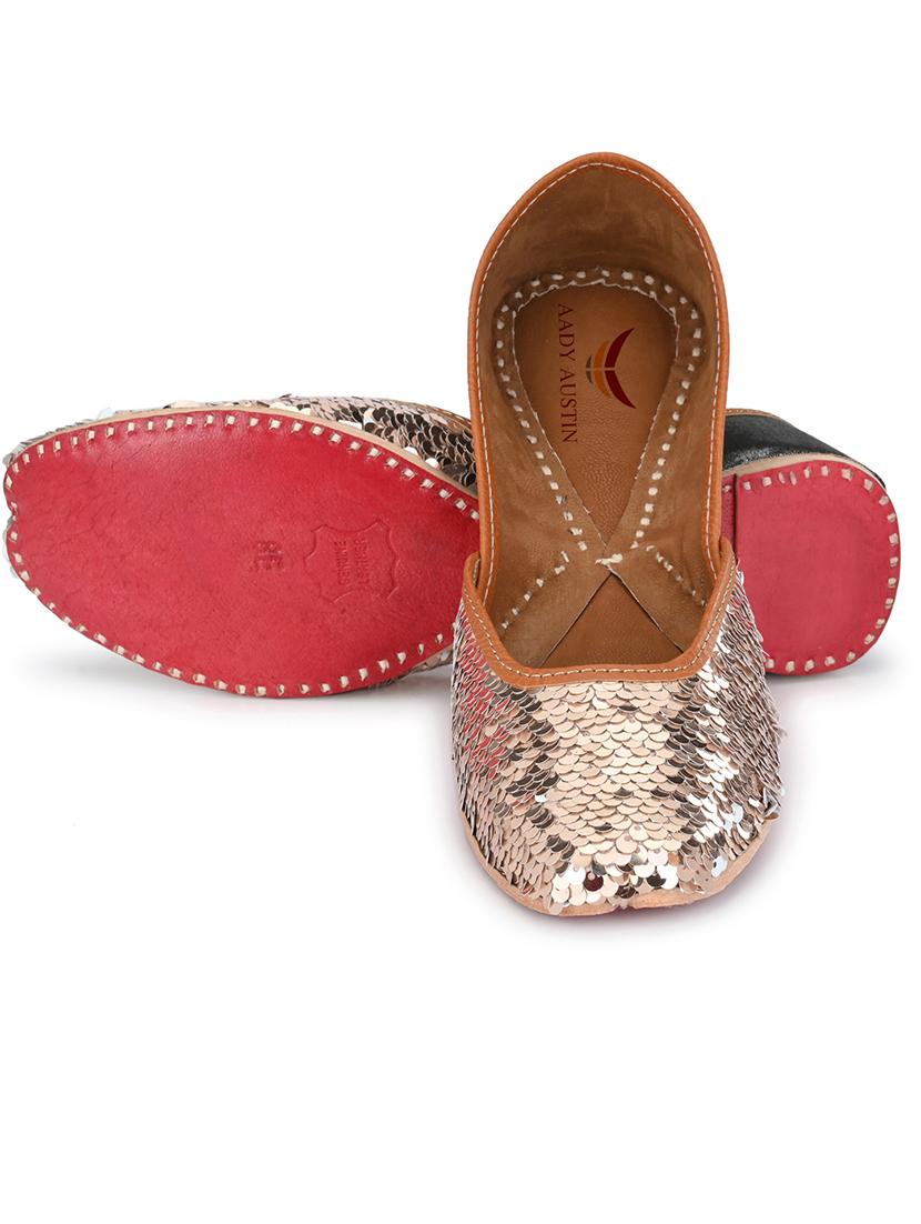 pink slip on jutis - 16801592 - Standard Image - 4