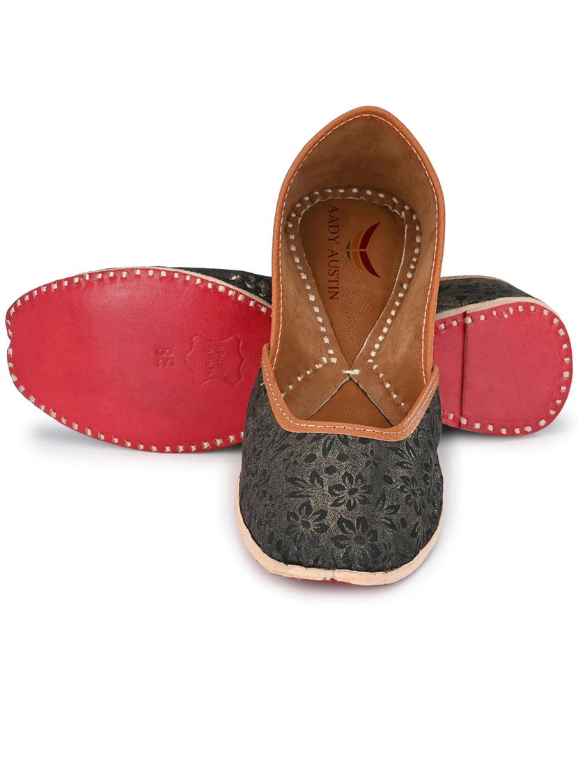 black fabric slip on jutis & mojaris - 16801601 - Standard Image - 4