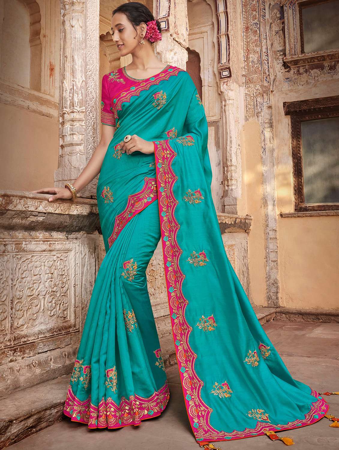 lace detailed embroidered saree with blouse
