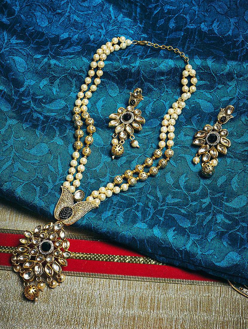 black  gold plated short necklace