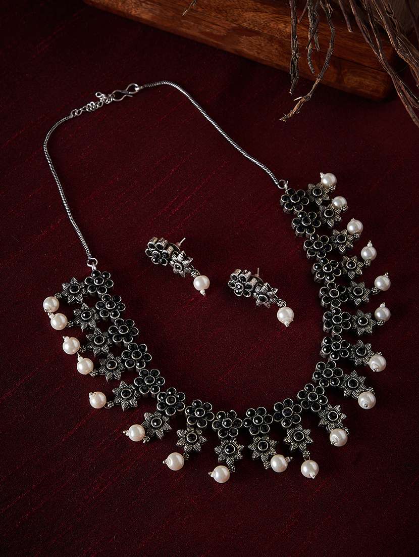 silver brass short necklace