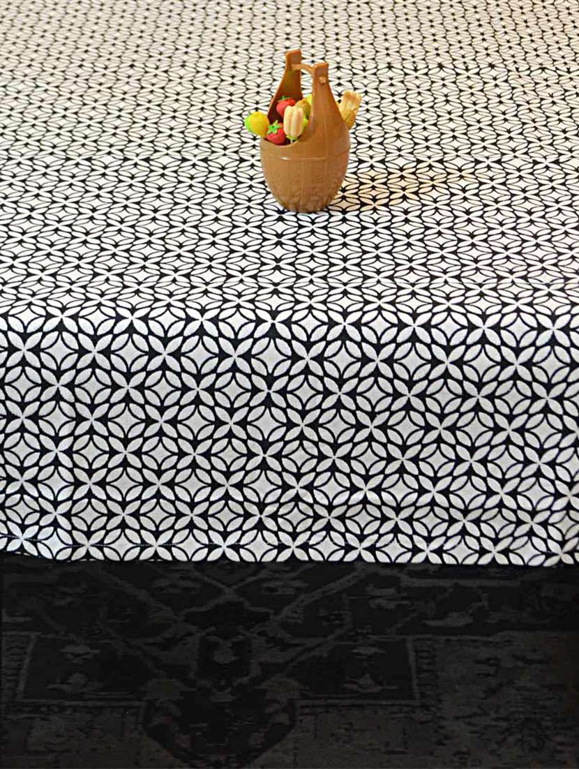 r home printed 4 seater table cover - 16848174 -  Standard Image - 1
