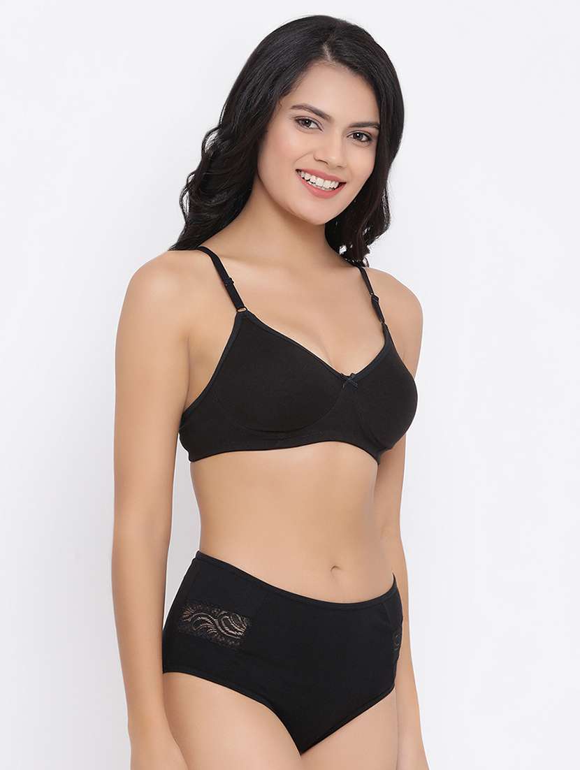 bow patch t-shirt bra and hipster panty set  - 16879475 -  Standard Image - 1