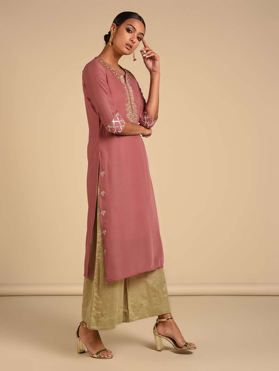 yoke embroidered straight kurta