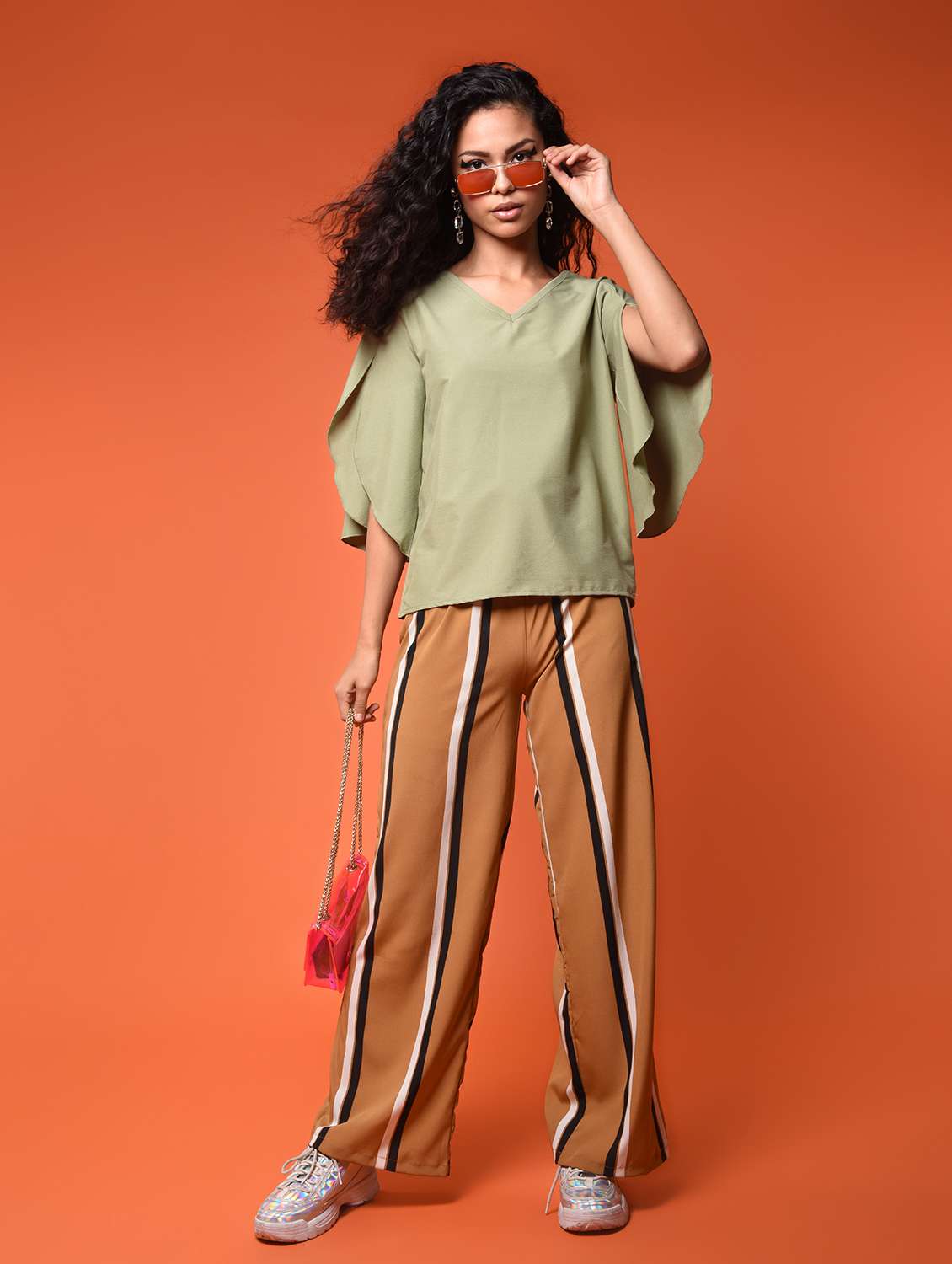 women's straight v neck top