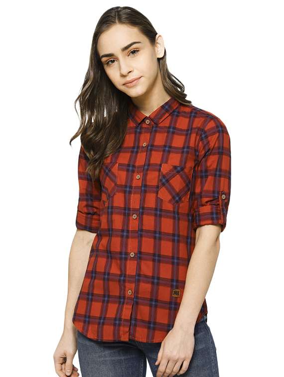 curved hem checkered shirt
