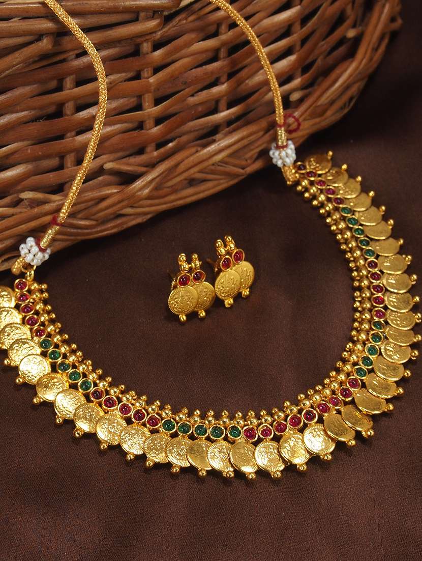 gold metal short necklace