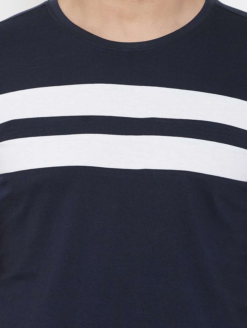 navy blue cut & sew t-shirt - 16952406 -  Standard Image - 4