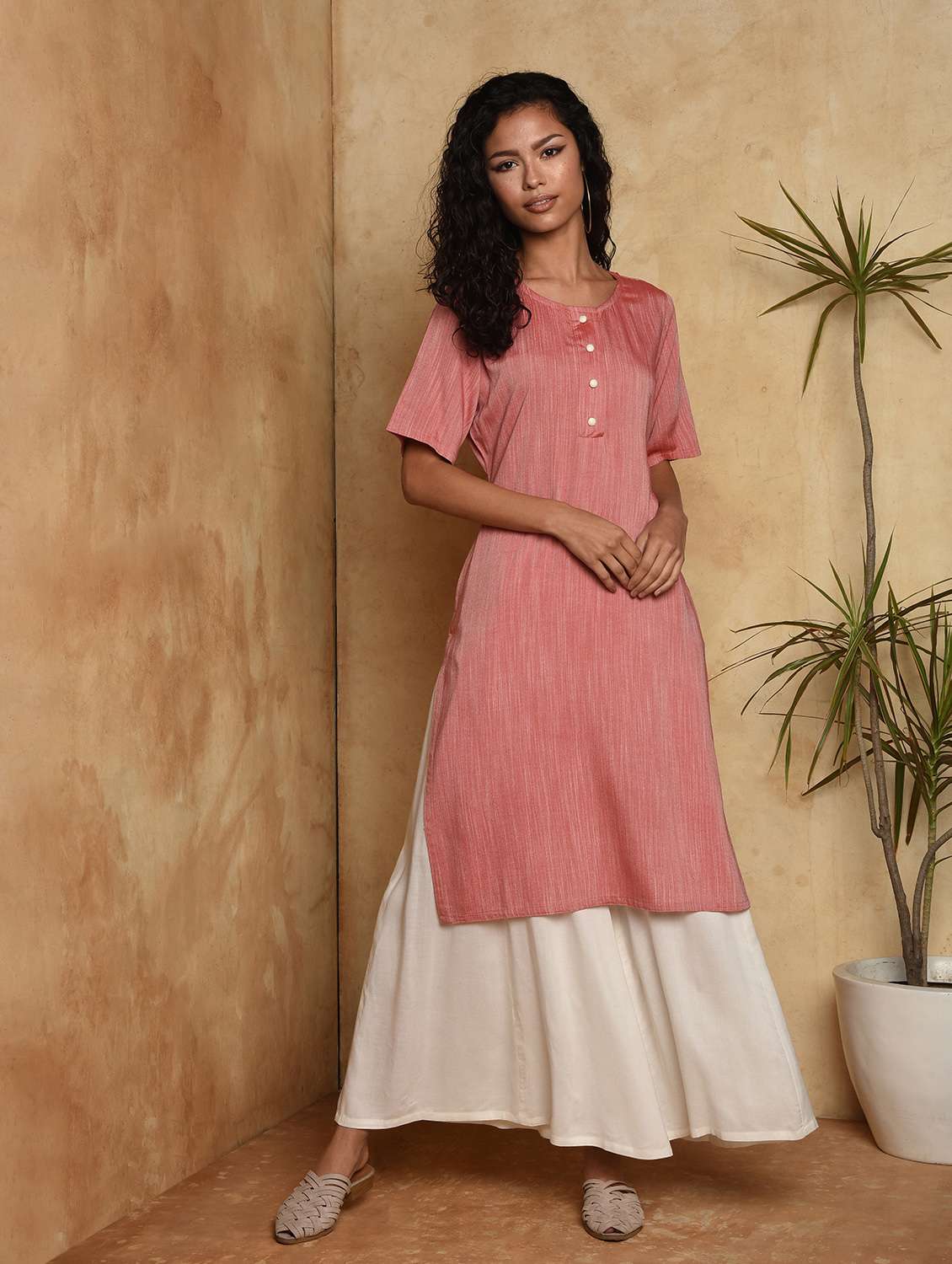 solid straight kurta - 16957298 -  Standard Image - 1