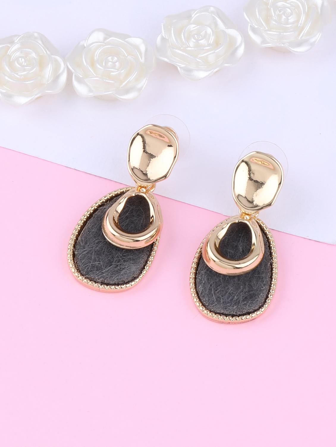 black metal drop earring - 16991832 - Zoom Image - 0