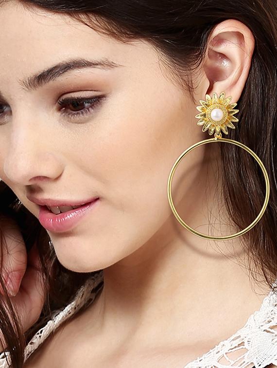 gold metal hoop earring - 17041044 - Standard Image - 1