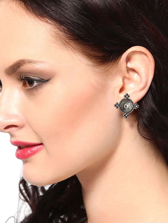silver metal studs earring - 17041292 - Standard Image - 1