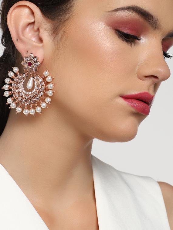 gold metal chandballi earring - 17041329 - Standard Image - 1