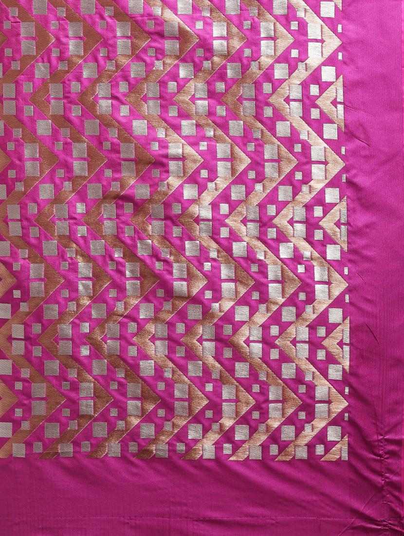 red silk blend banarasi saree with blouse - 17089974 - Standard Image - 4