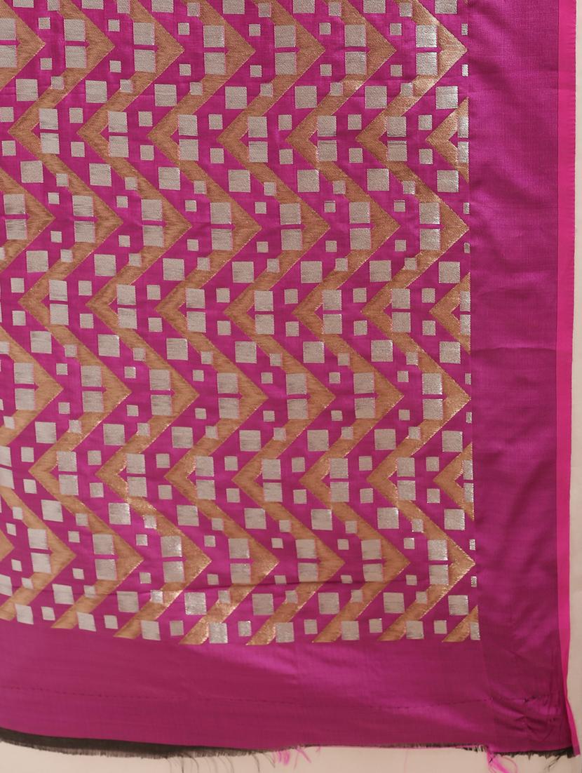 purple silk blend banarasi saree with blouse - 17089976 - Standard Image - 4