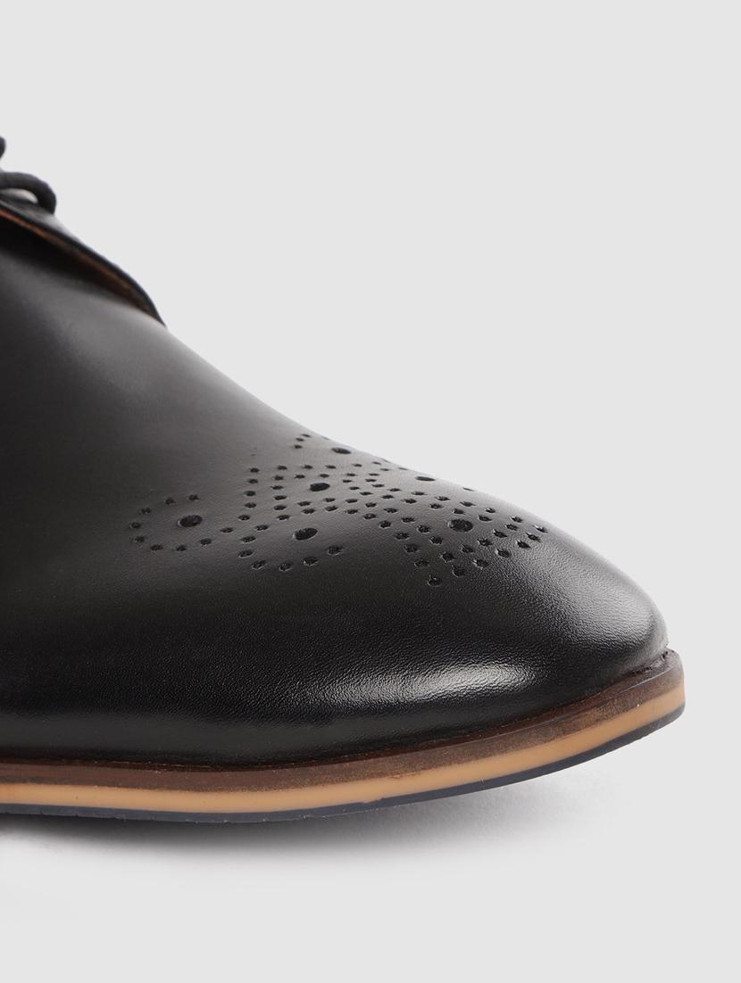 black lace-up brouges - 17129920 - Standard Image - 4