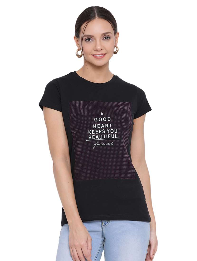 women's chest print crew neck t-shirt