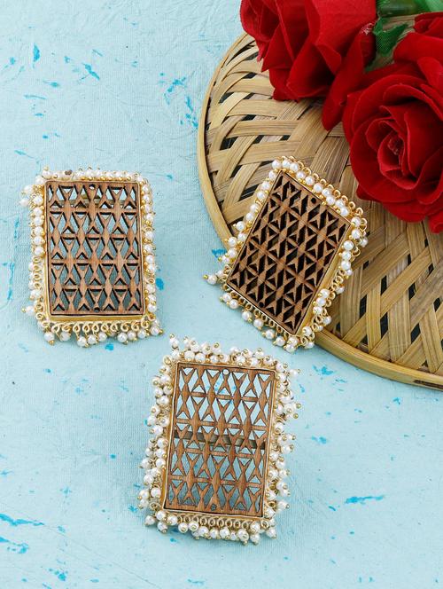 brown wood studs earring - 17274335 - Standard Image - 0