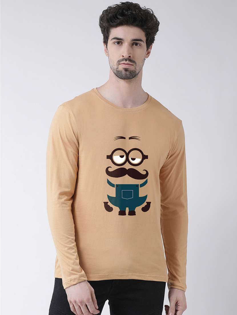 beige chest print t-shirt
