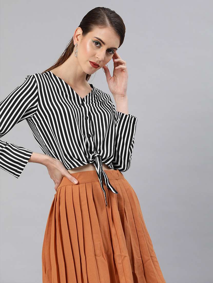 women's crop v neck top