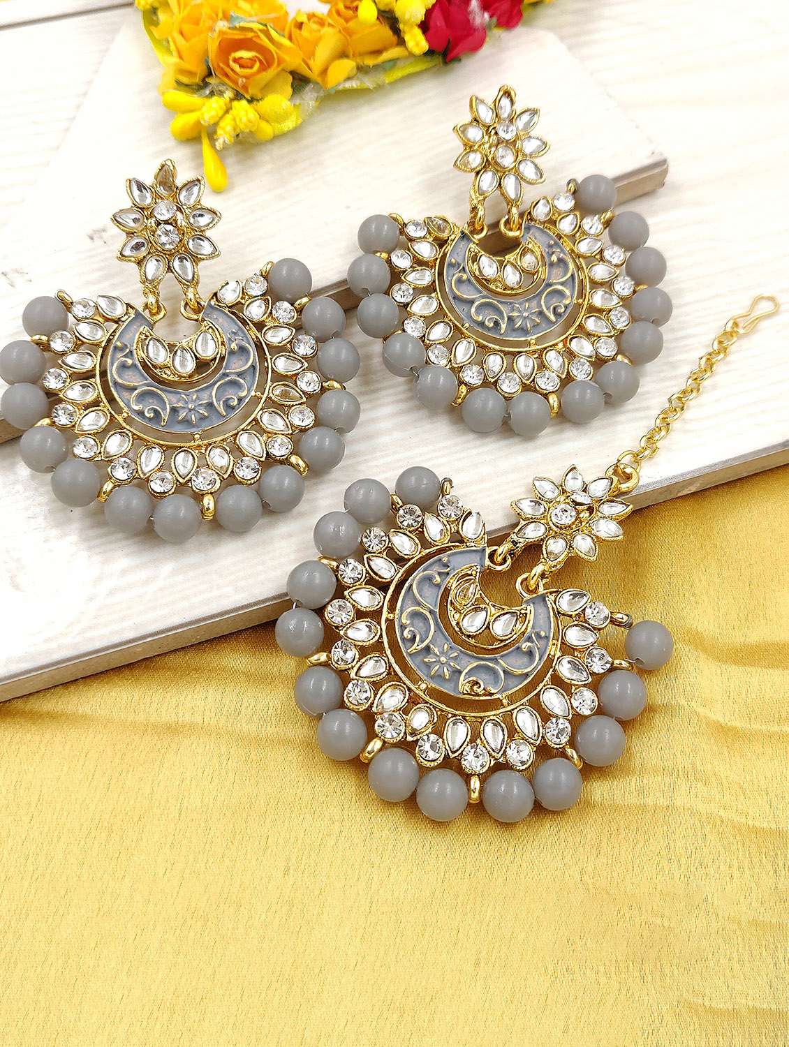 grey gold plated maang teeka - 17355545 -  Standard Image - 1