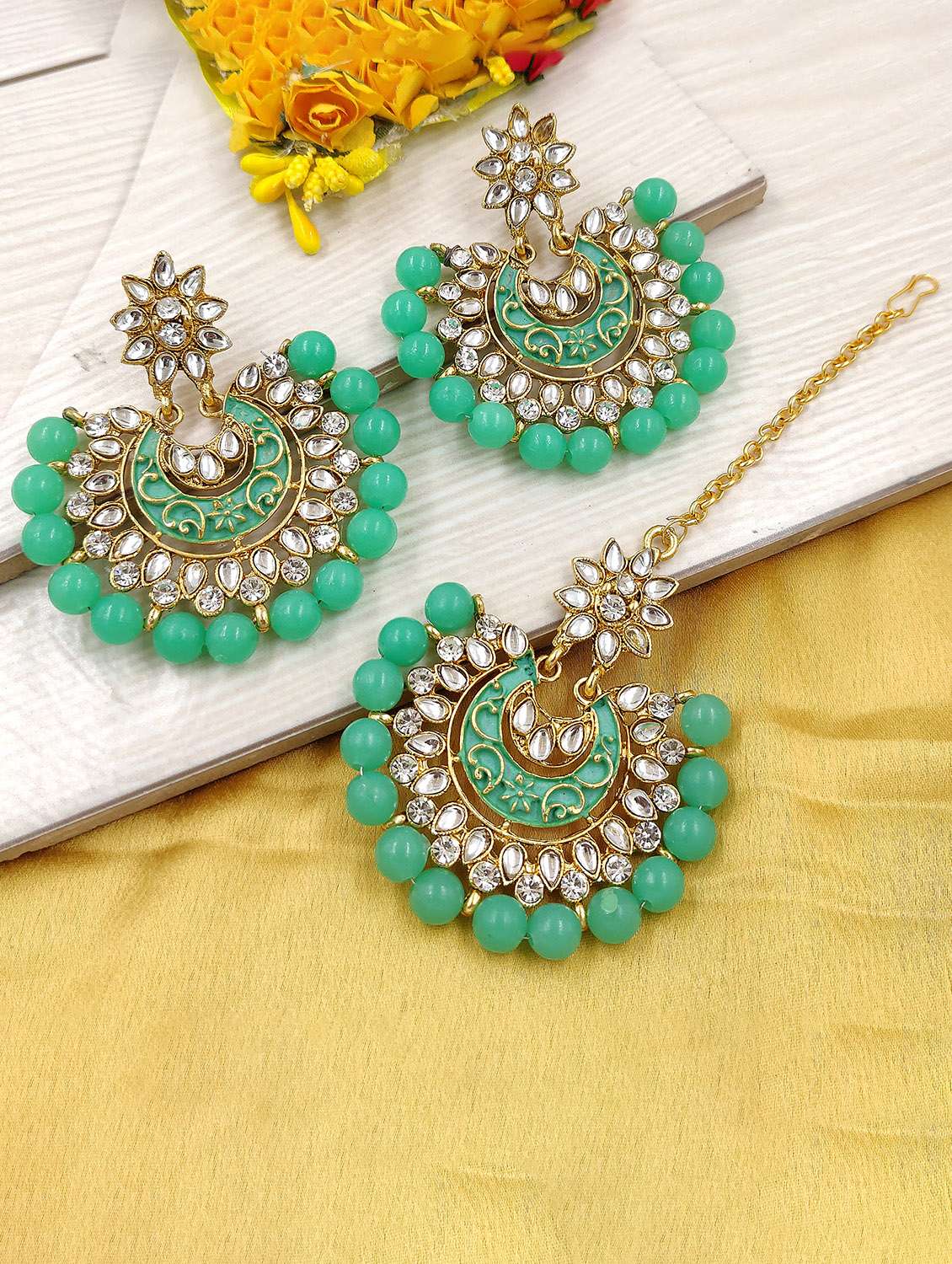 green gold plated maang teeka - 17355548 -  Standard Image - 1