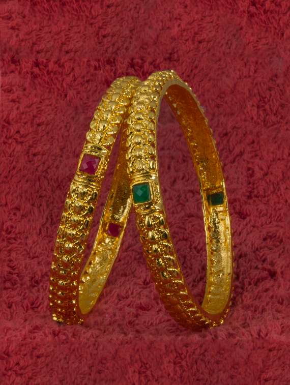 gold tone bangle