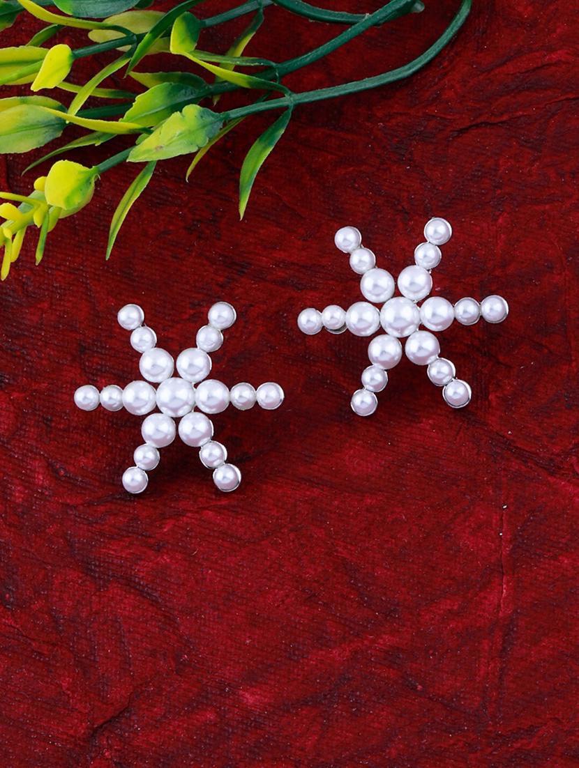 white metal studs earring - 17393832 - Zoom Image - 0