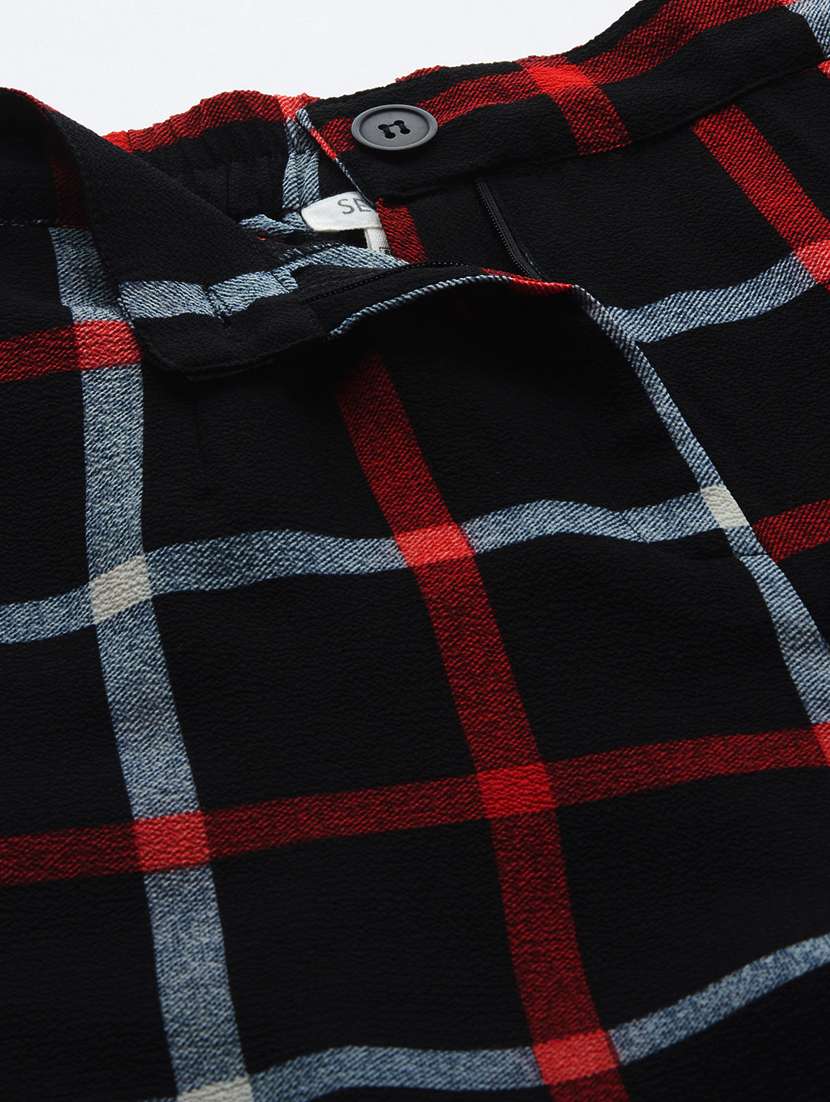 high rise checkered shorts - 17408528 -  Standard Image - 4