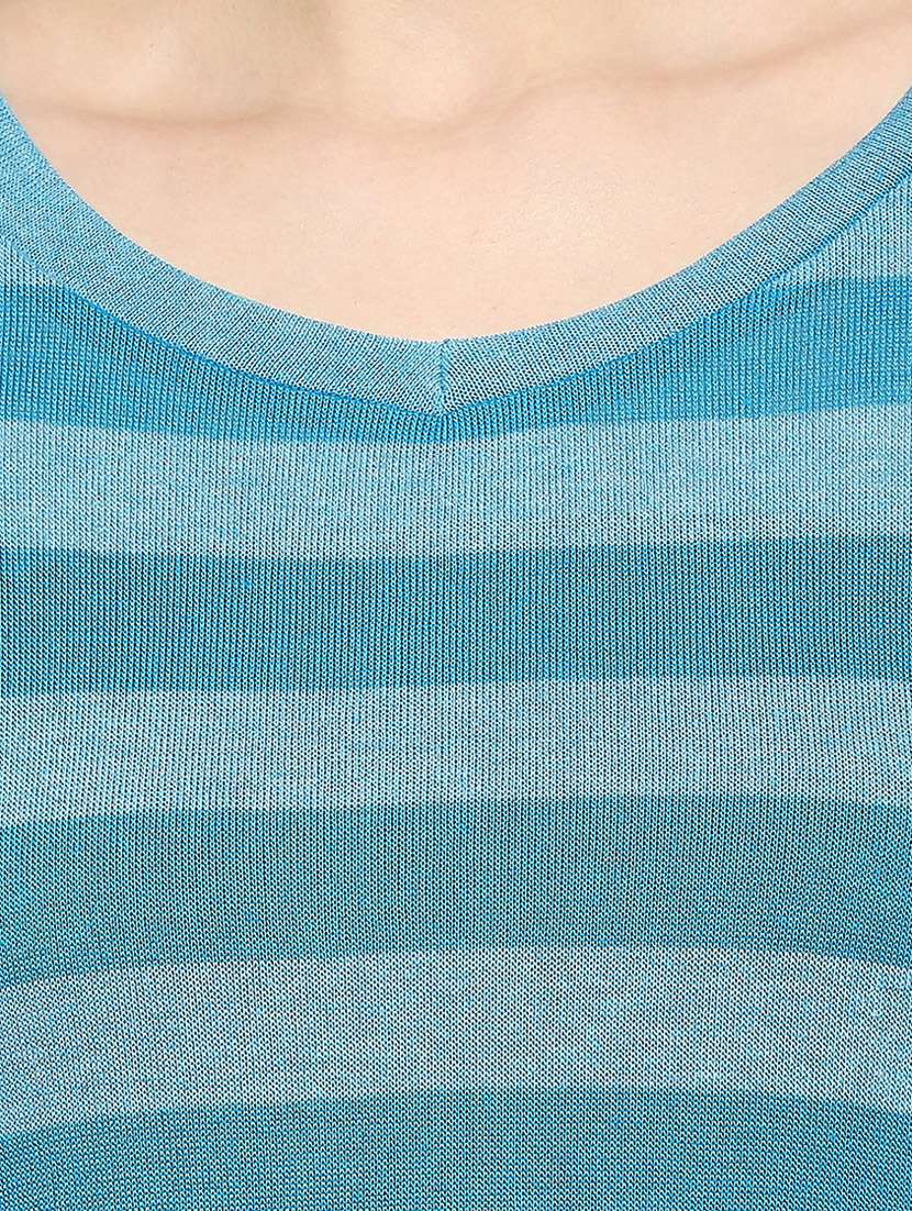 round neck striped  tee - 17461366 -  Standard Image - 4
