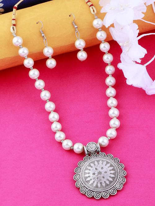 silver plated pearl necklace - 17466205 - Standard Image - 0